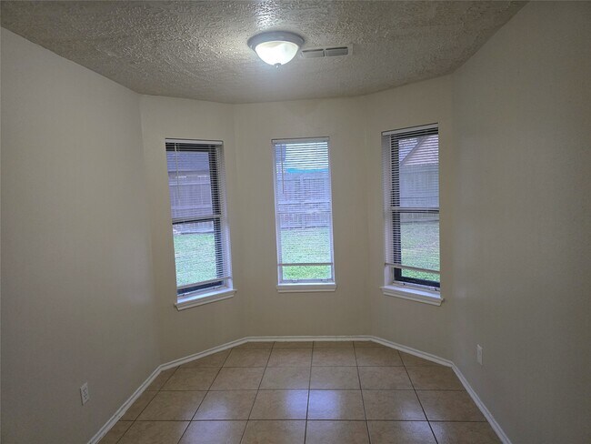 Building Photo - 19602 Cotton Creek Dr