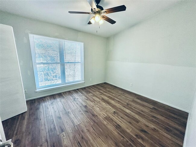 Building Photo - 3822 Southway Dr