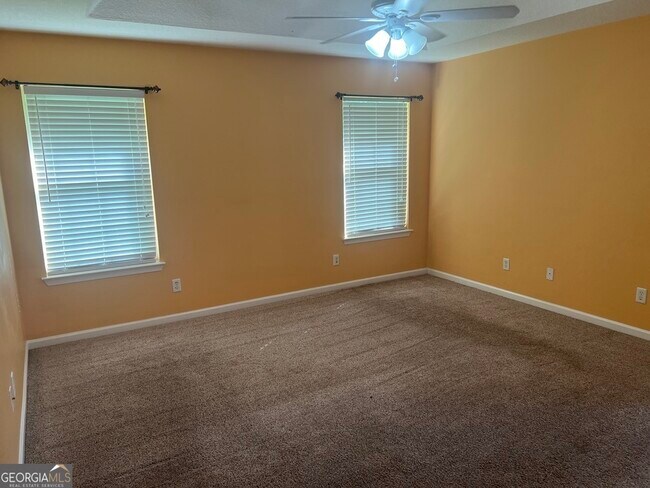Building Photo - 107 Camellia Ct