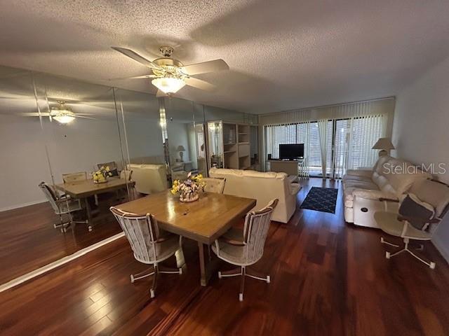 Building Photo - 2900 Cove Cay Dr