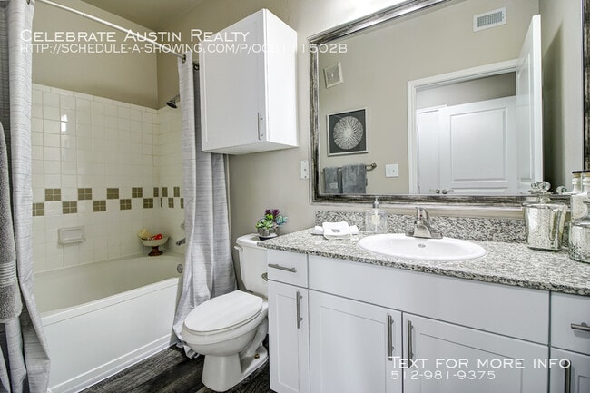 Building Photo - Radius at Turtle Creek