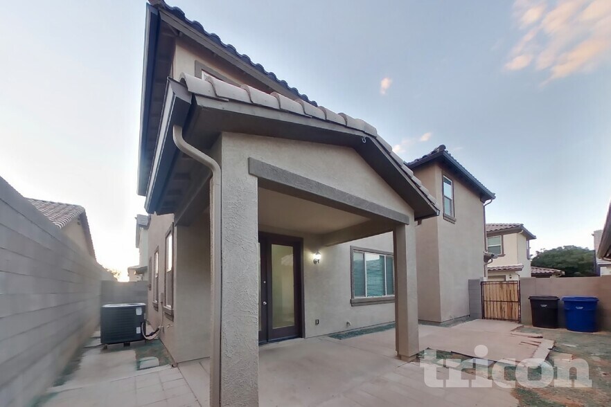 Building Photo - 11690 N 166th Dr