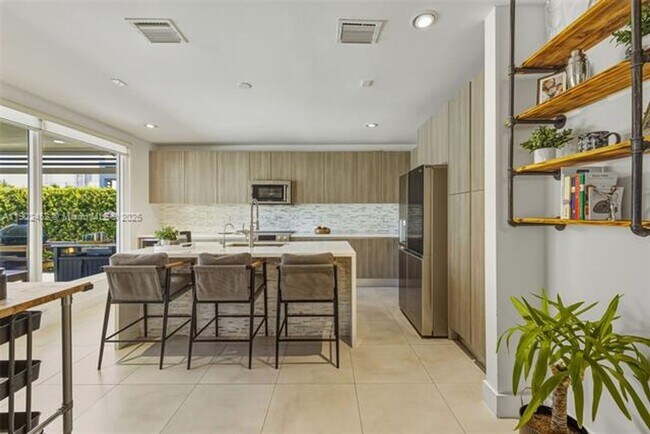 Building Photo - 10359 NW 67th Terrace