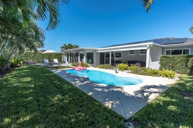 Building Photo - 104 24th St