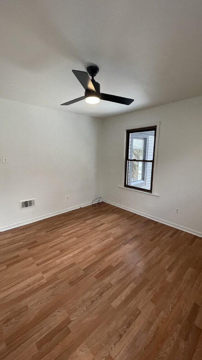 Building Photo - Spacious 3-Bedroom in Bellevue – Minutes from Downtown Pittsburgh!