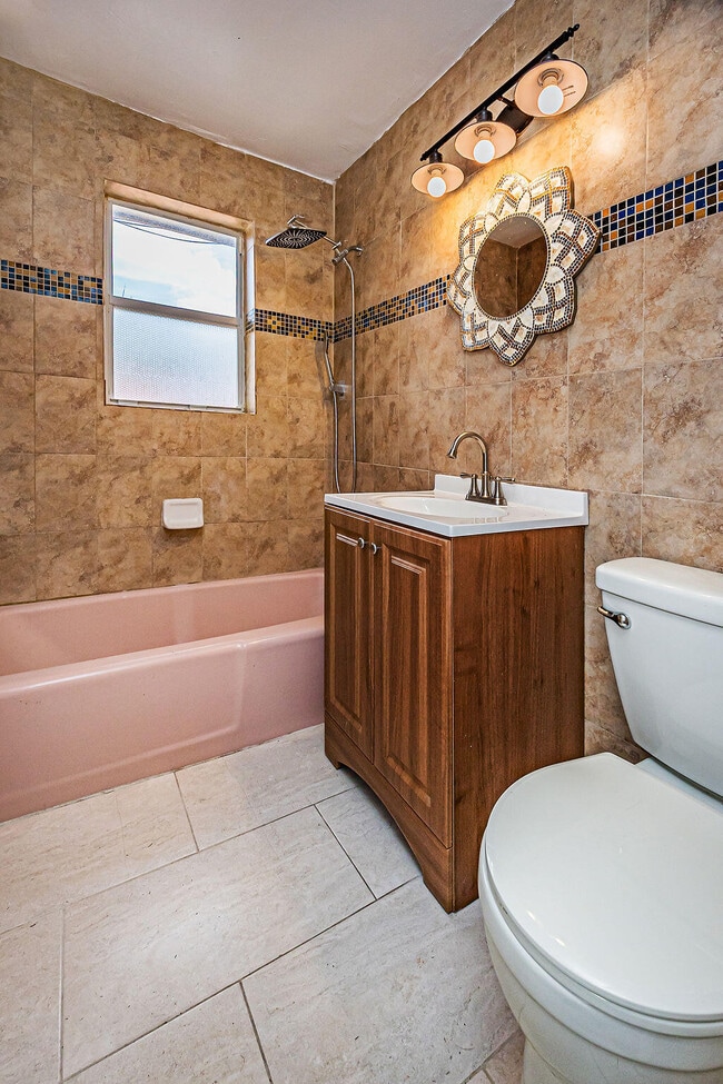 Building Photo - 260 NE 13th St