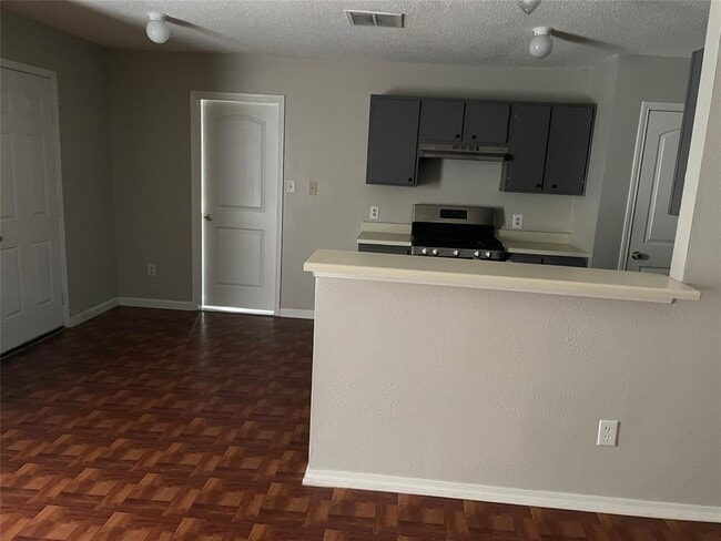 Building Photo - 106 E Austin Ave