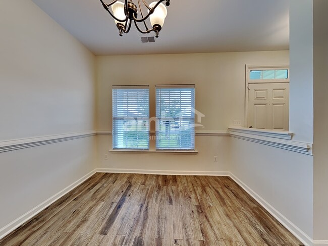 Building Photo - 407 Pine Hill Ln