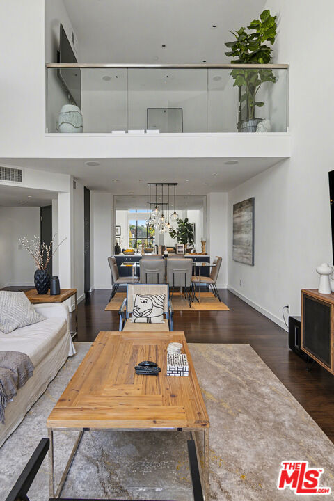 Building Photo - 720 Huntley Dr