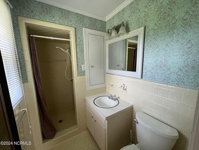 Building Photo - 304 Pamlico Dr