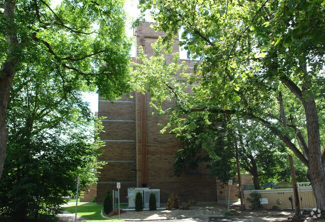 Building Photo - Capital Plaza Apartments