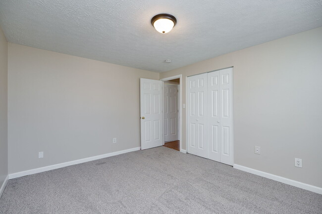 Building Photo - 3800 Corkwood Dr