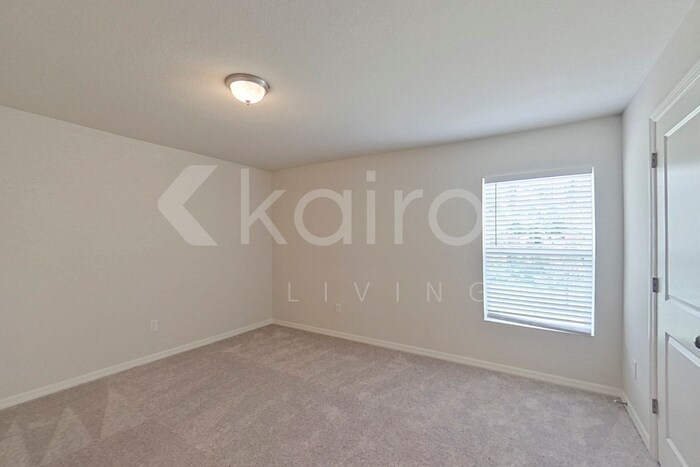 Building Photo - 1156 Sword St