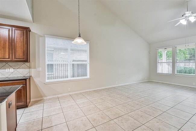 Building Photo - 2 Tidwillow Pl