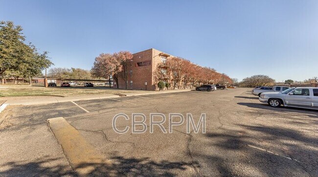 Building Photo - 2601 York Ave