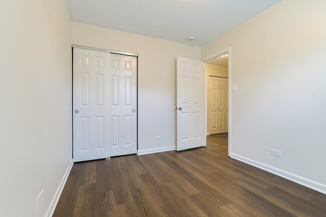 Building Photo - 1064 Crestwood Ln