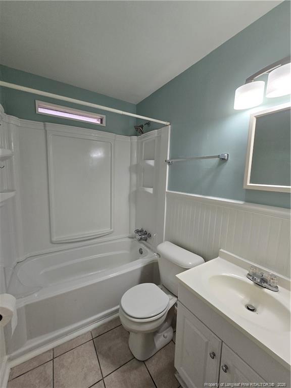 Building Photo - 479 McBain Dr