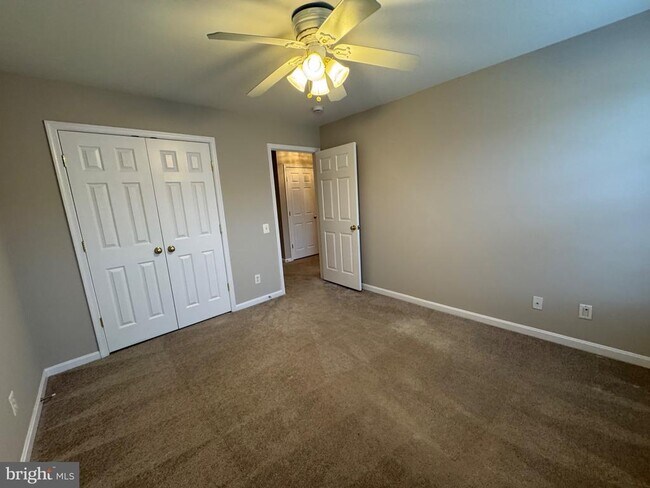 Building Photo - 45776 Mountain Pine Square