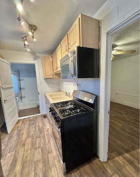 Building Photo - 1217 Taylor Ave