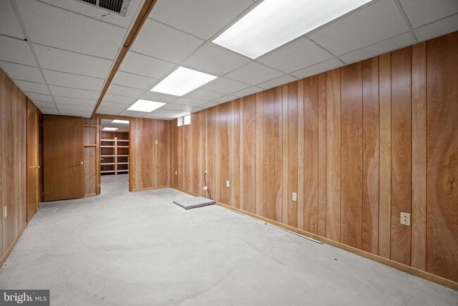 Building Photo - 8669 Concord Dr