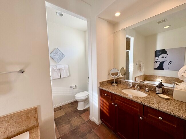 Building Photo - 77777 Tradition Dr