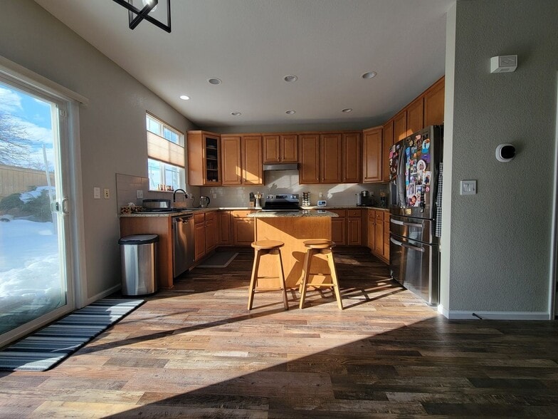Building Photo - 11023 Meadowvale Cir