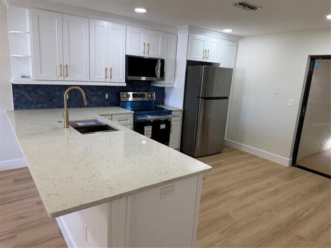 Building Photo - 352 Cocoa Ct