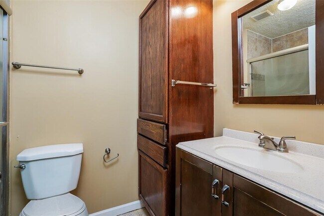 Building Photo - 20406 Oak Limb Ct
