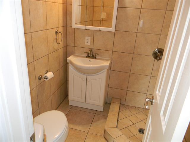 Building Photo - 416 Roland Dr