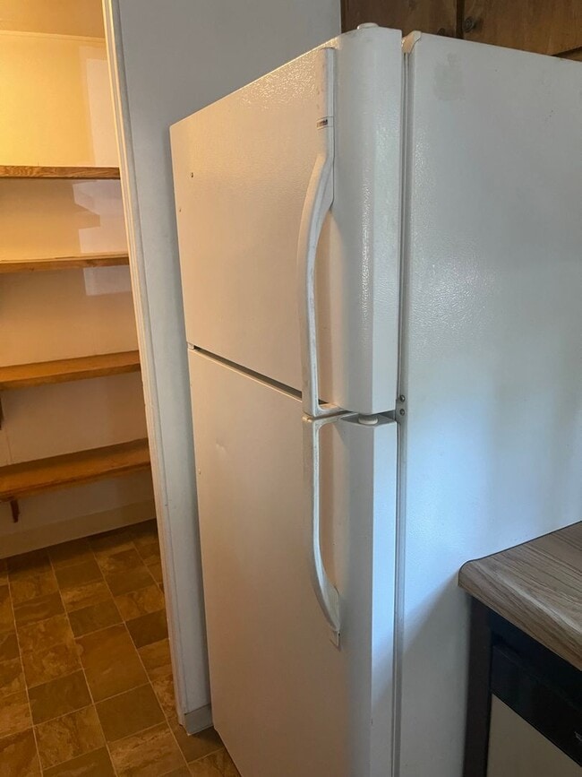 Building Photo - Upper Magalia Cute & clean 2 bed, 2 bath, storage shed, natural landscaping