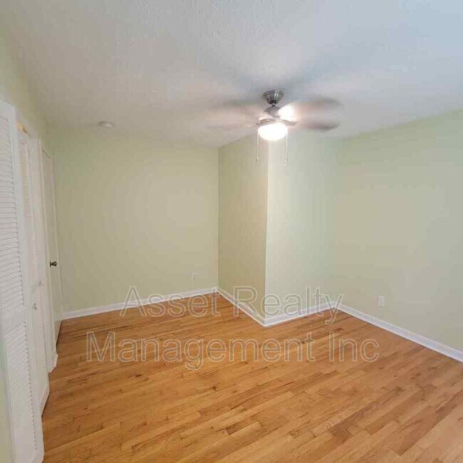 Building Photo - 201 Farlow Dr