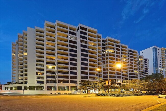 Building Photo - 1255 N Gulfstream Ave