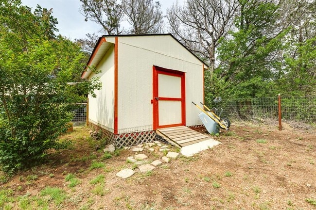 Building Photo - 418 Grand Prairie Cir