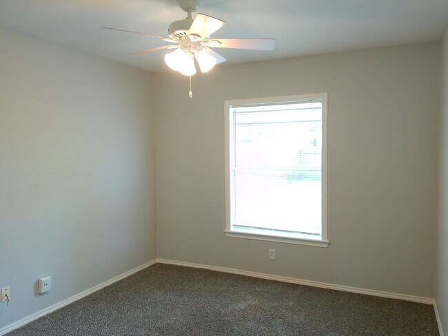 Building Photo - 6117 Jessica Dr