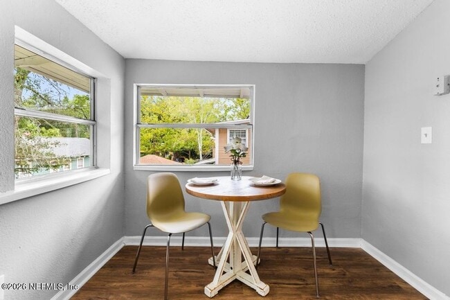 Building Photo - 2770 College St