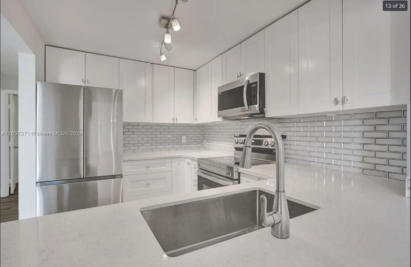 Building Photo - 7175 Orange Dr