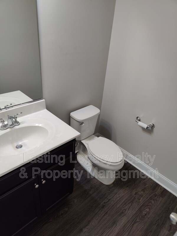 Building Photo - 841 Silver Leaf Dr