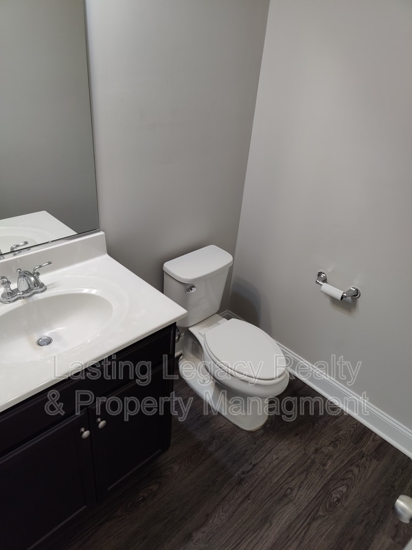 Building Photo - 851 Silver Leaf Dr