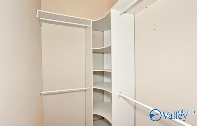 Building Photo - 111 Bentworth Ln