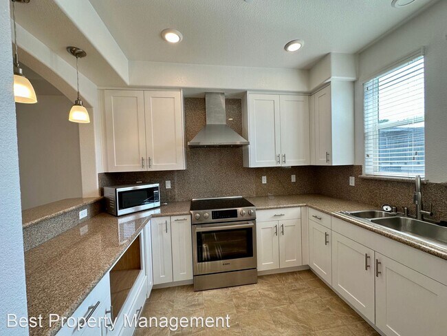 Building Photo - 2 br, 2.5 bath House - 4038 Central Ave Un...