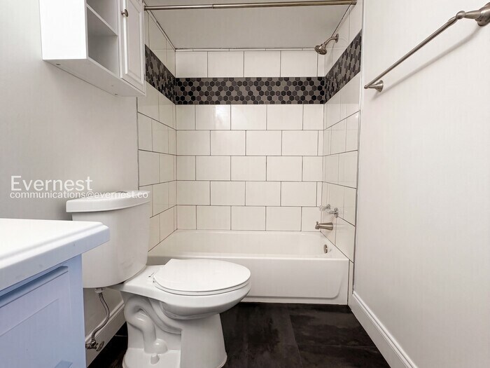 Building Photo - 10202 Prince Pl