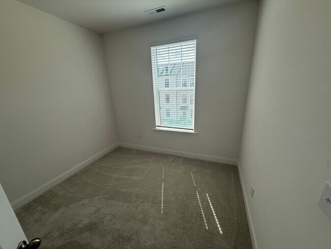Building Photo - Brand New Townhome in the heart of Ballant...