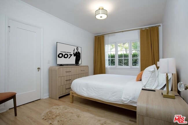 Building Photo - 953 N Martel Ave