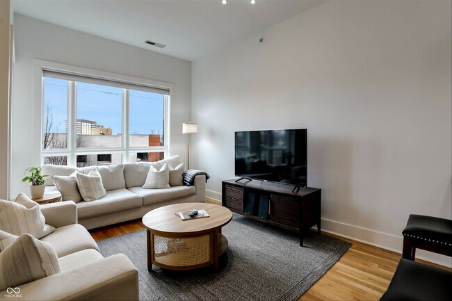 Building Photo - 233 E St Joseph St