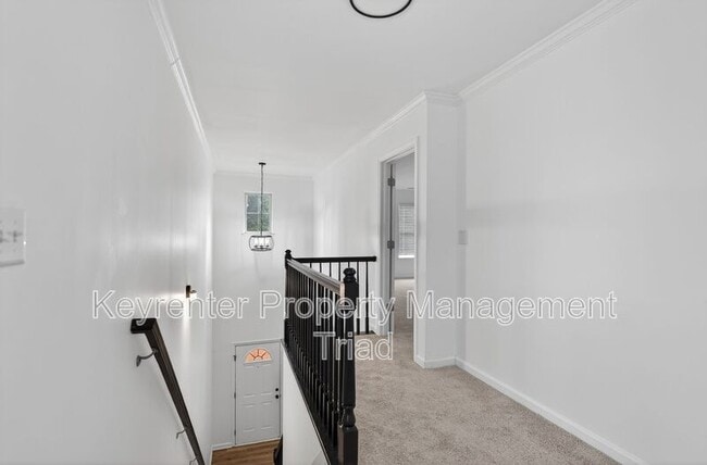 Building Photo - 2 Blue Stone Ln