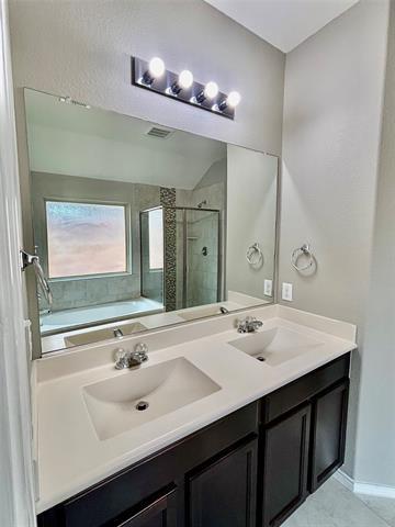 Building Photo - 617 Saguaro Dr