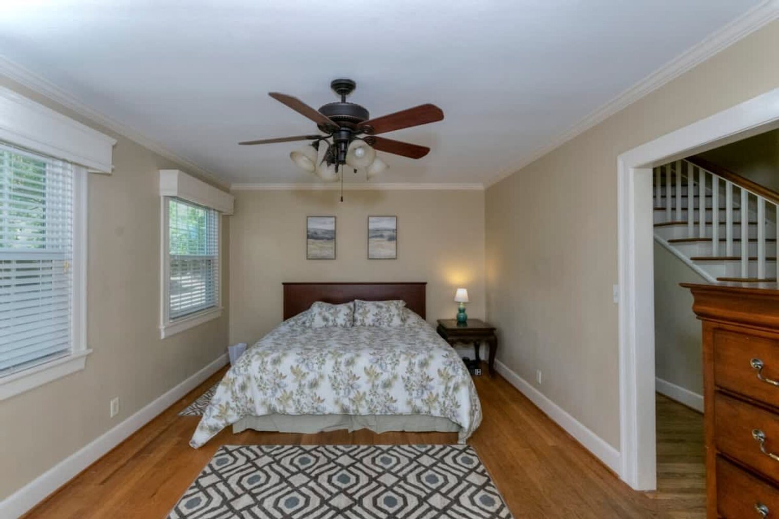 Building Photo - 1416 S Dixon Dr