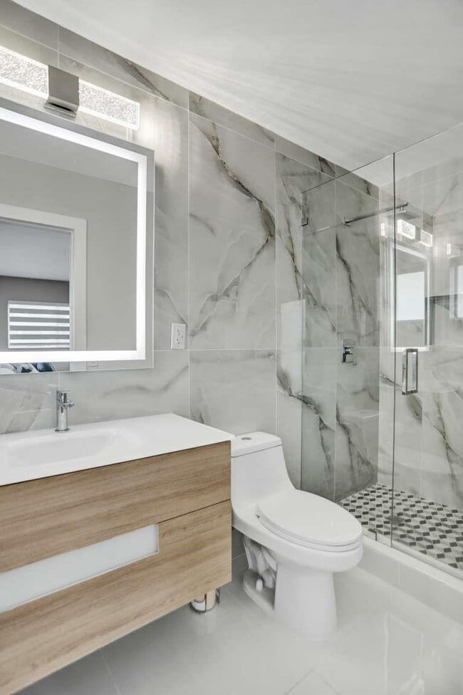 Building Photo - 491 SE 23rd Ave