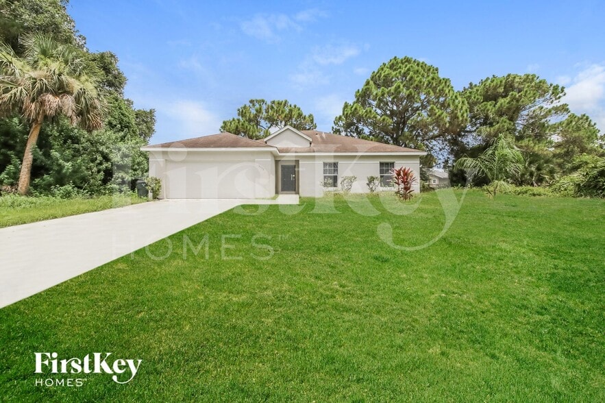 Primary Photo - 3332 Rogue St