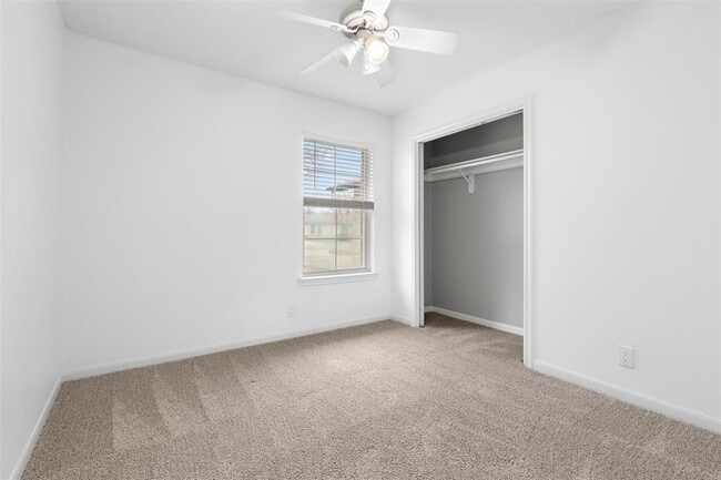 Building Photo - 2602 Peach Tree Ln